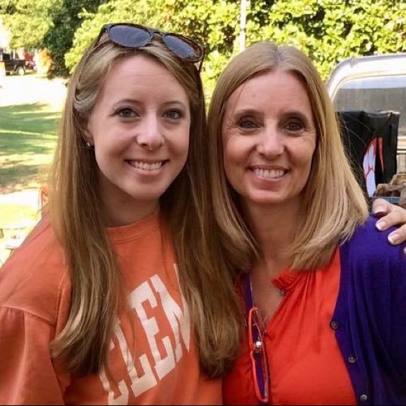 Meet your Posher, Jennifer - Picture 1 of 1